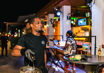 Bonaire Bucket Kralendijk Restaurant Bar Dance